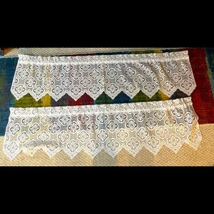 Vintage lace valances/curtain x2